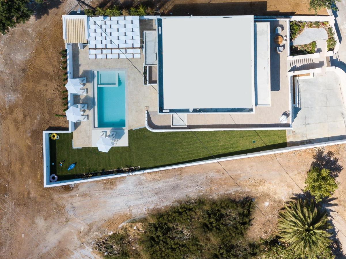 Aerin Villa, A Sublime Sanctuary, By Thinkvilla Roupai Exteriör bild